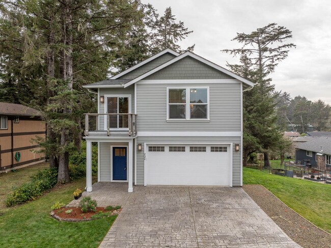 Primary Photo - Beautiful Home in Depoe Bay!