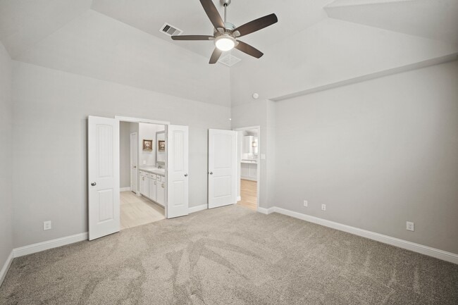 Building Photo - 19706 Dwight Eisenhower Dr