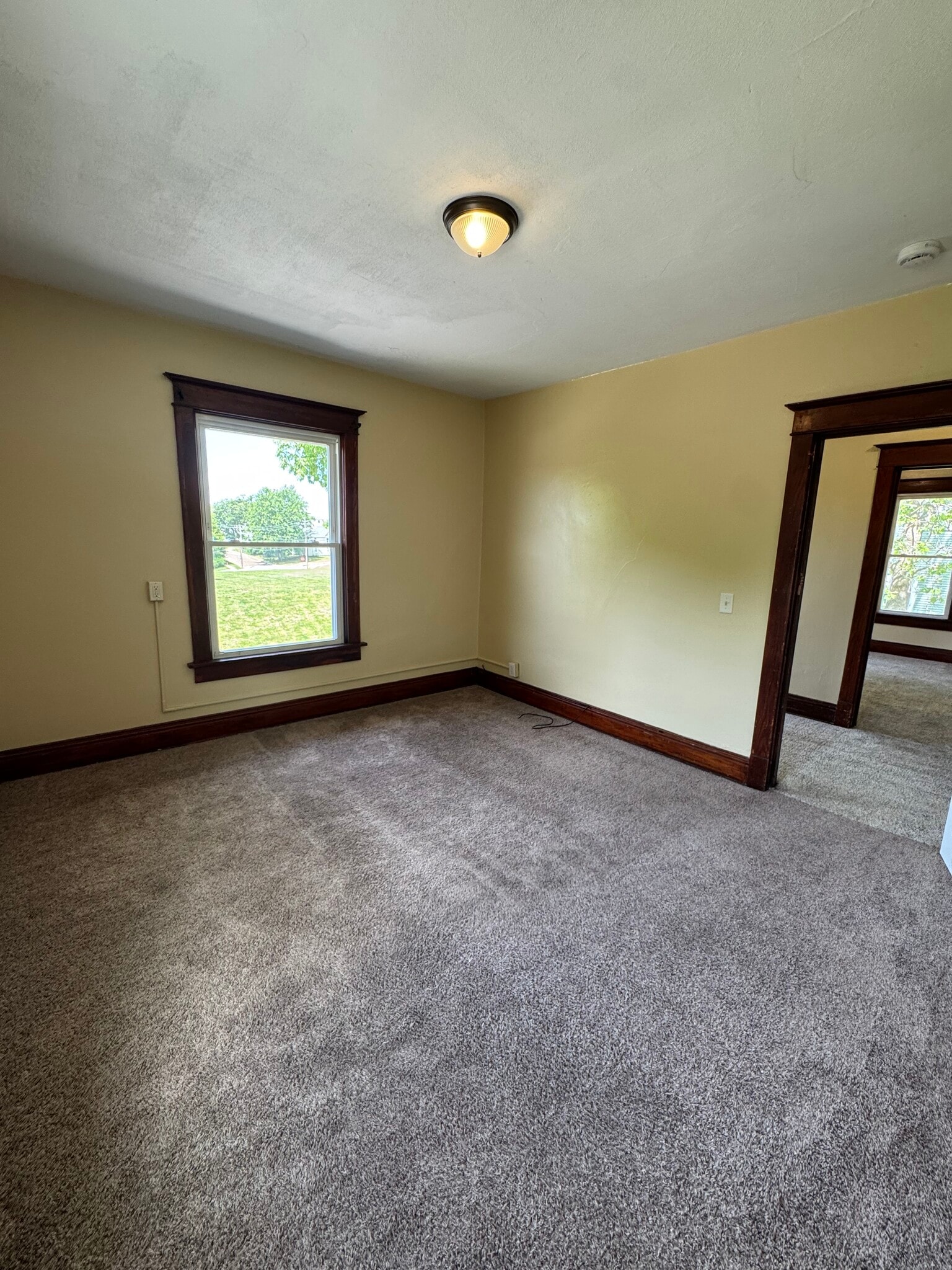 Building Photo - 919 LeClaire St