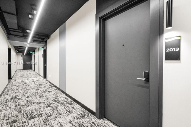 Building Photo - 307 SW 5th St