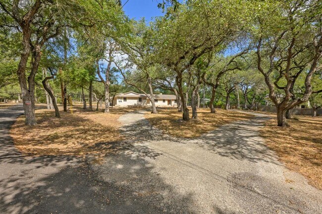 Building Photo - 302 Westlake Dr