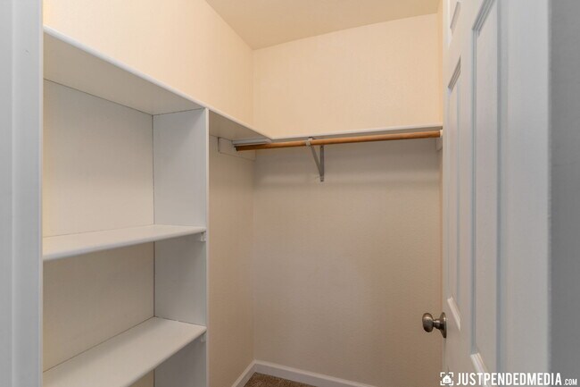 Building Photo - 530 Bitterroot Cir