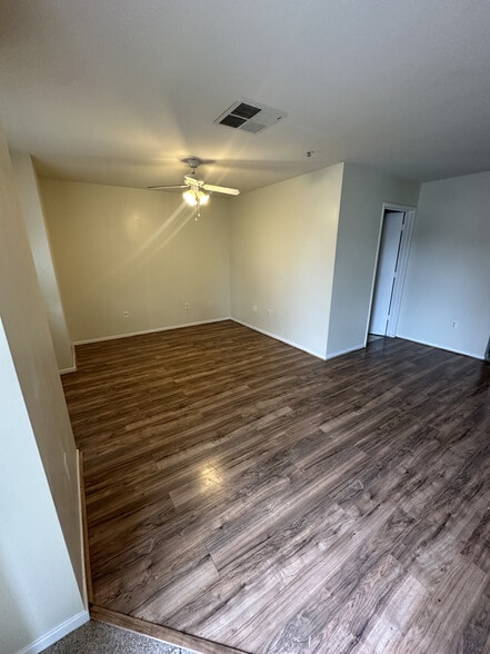 Living Room - 600 Hosking Ave