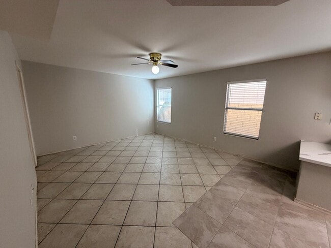 Building Photo - 7611 W Cinnabar Ave