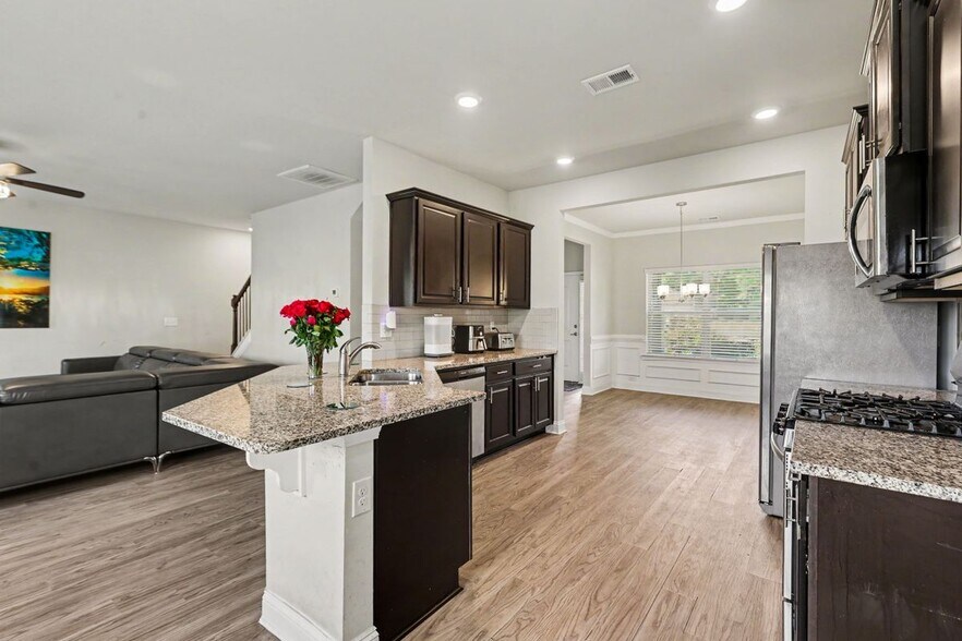 Building Photo - 837 Everleigh Ct