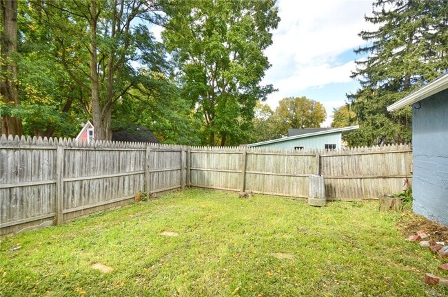 Building Photo - 144 Parce Ave