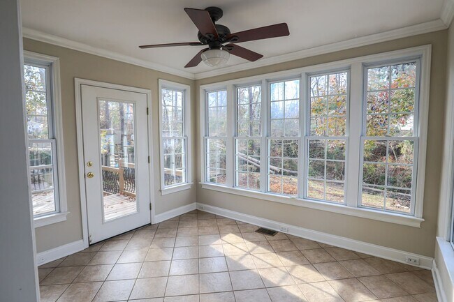 Building Photo - 3 Bedroom 2.5 Bath home in Martinez