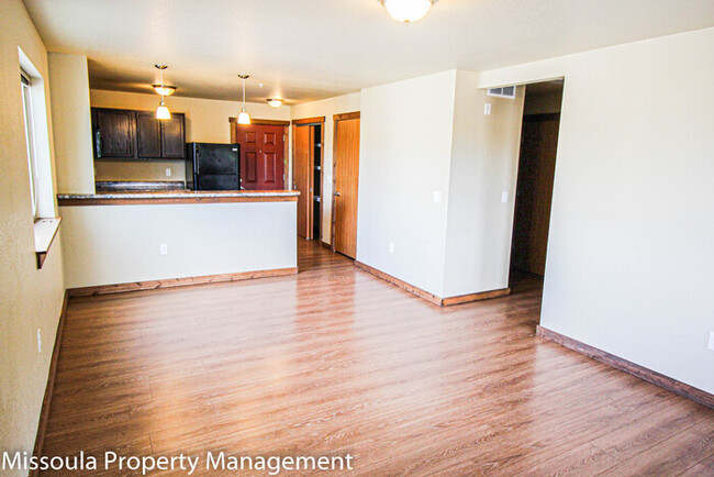 Building Photo - 555 S Catlin St