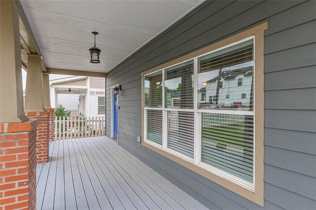 Building Photo - 3362 Colville Ave