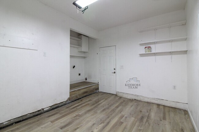 Building Photo - 3 Bedrooms, 1.5 Baths in Kennewick