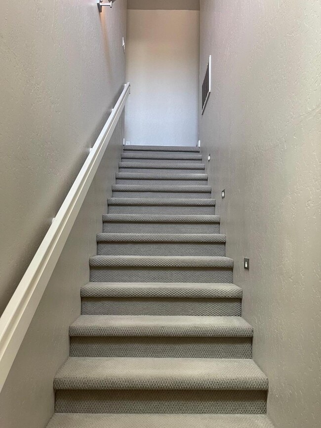 Building Photo - 1668 Bull Lea Dr SE