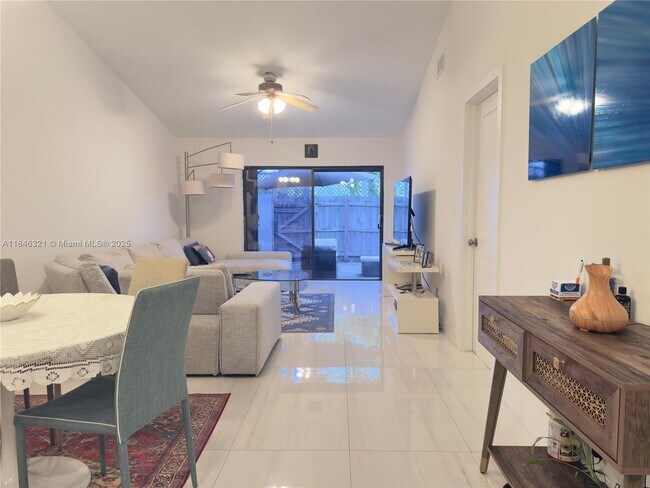 Building Photo - 3078 S Oakland Forest Dr