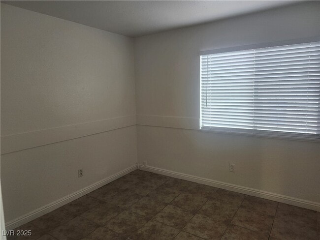 Building Photo - 216 Breezy Shore Ave