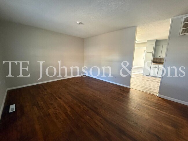 Building Photo - Charming 3BR/2BA Home with Hardwood Floors, Bonus Room & Outdoor Living