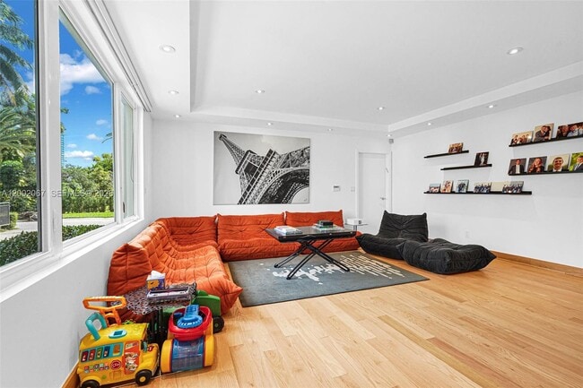 Building Photo - 145 Biscay Dr