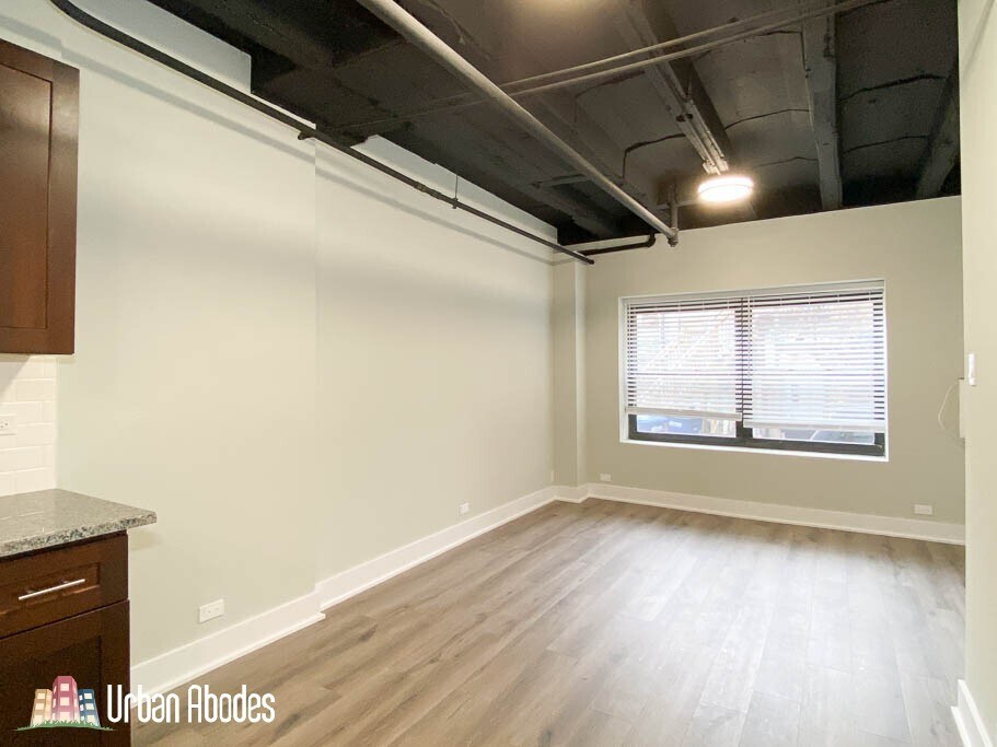 Building Photo - 727 Saint Johns Ave