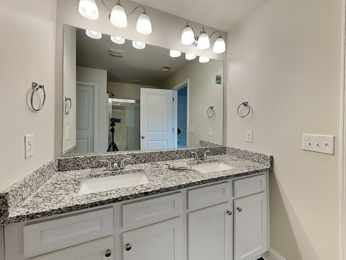 Building Photo - 110 Obsidian Way