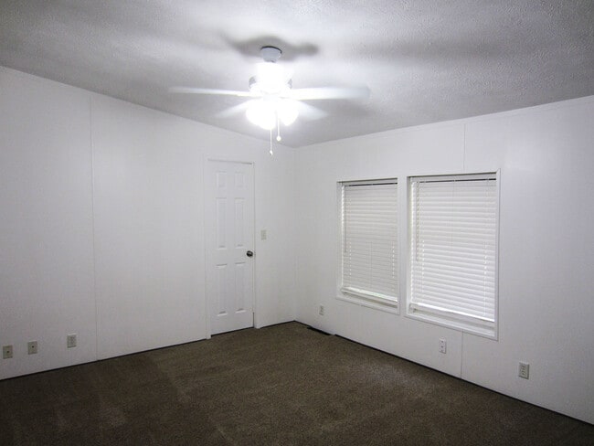 Building Photo - 1104 Pecan Ridge