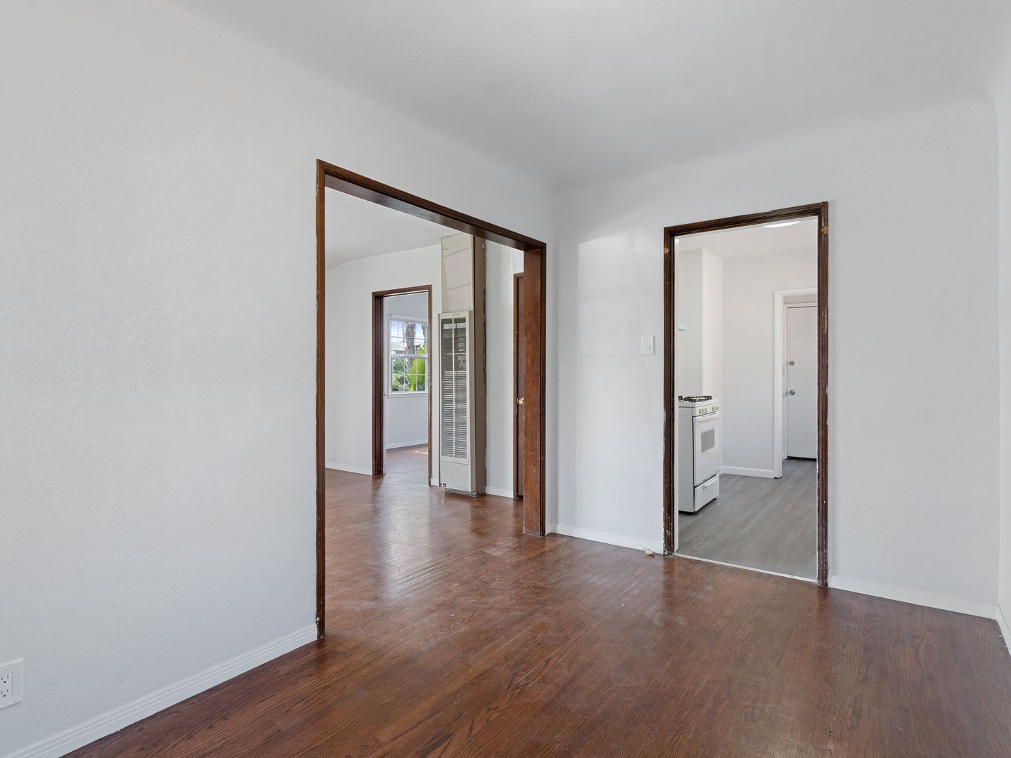 Building Photo - 801 St Louis Ave