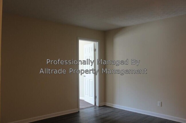 Building Photo - 2020 Peabody Ln
