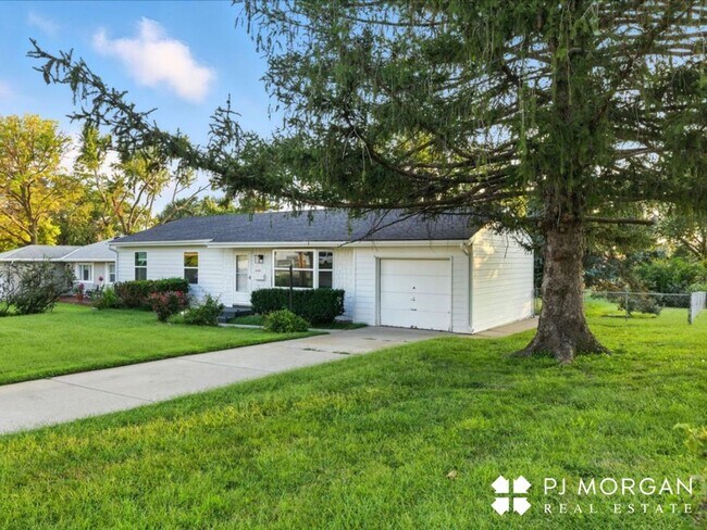 Building Photo - Midtown Modern Ranch-Don't Miss Out!