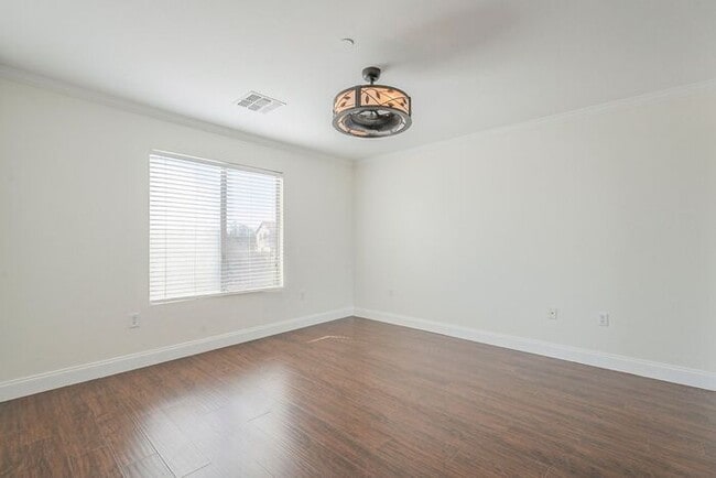 Building Photo - Pending/ Rented - Sahuarita Beauty!