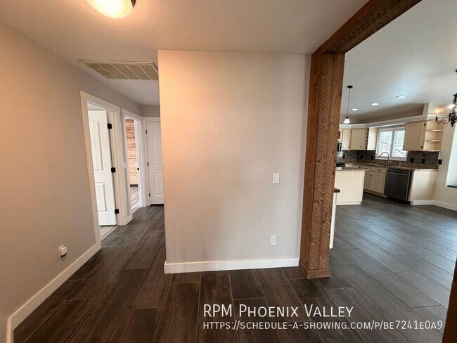 Building Photo - 8461 W Audrey Ln