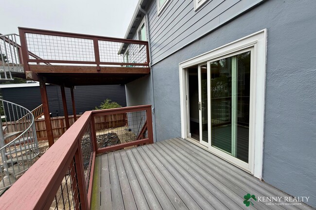Building Photo - 424 Manor Dr
