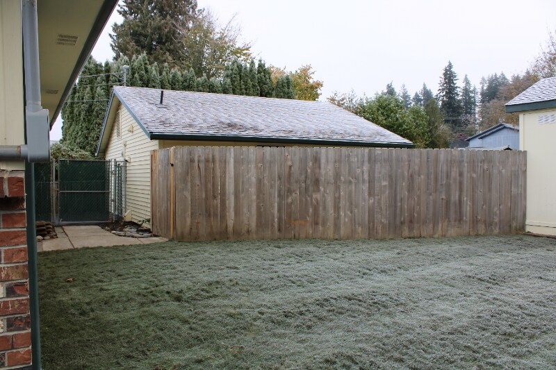 Building Photo - 423 N French Ave