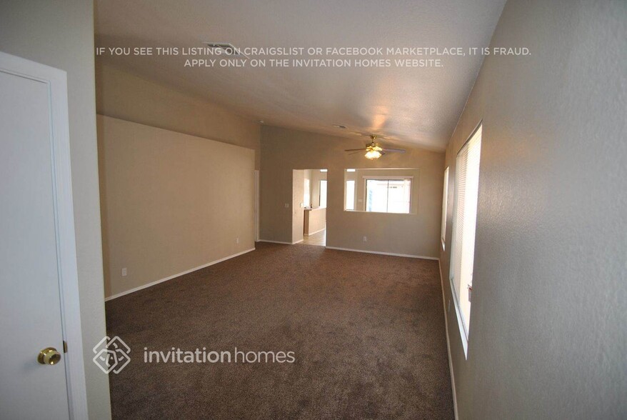 Building Photo - 15915 W Smokey Dr