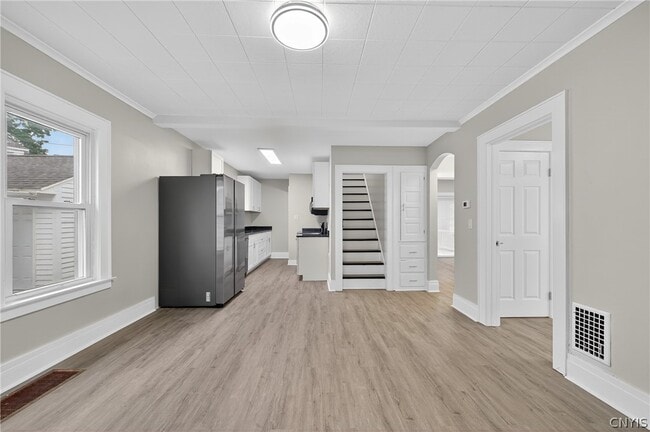 Building Photo - 111 Maplehurst Ave