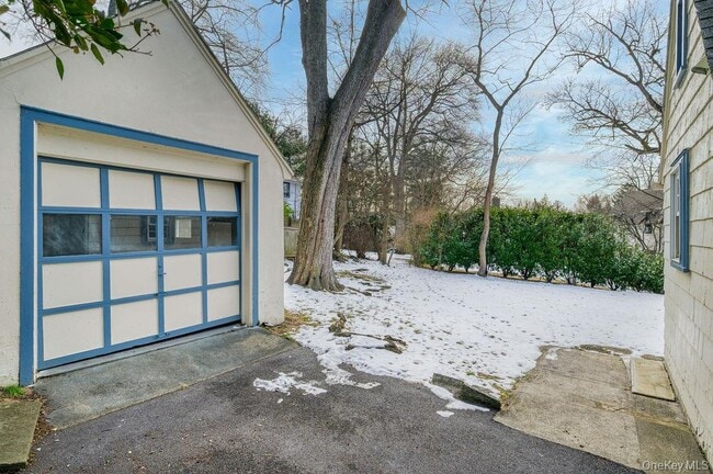 Building Photo - 8 Ridgecrest W