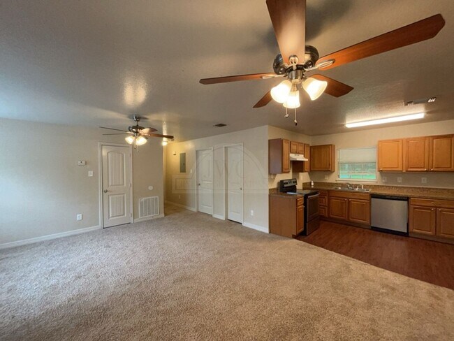 Building Photo - 1603 Massey St