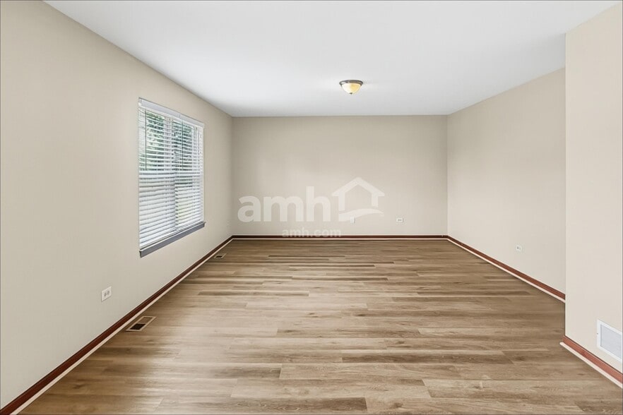 Building Photo - 26333 Wild Rose Dr