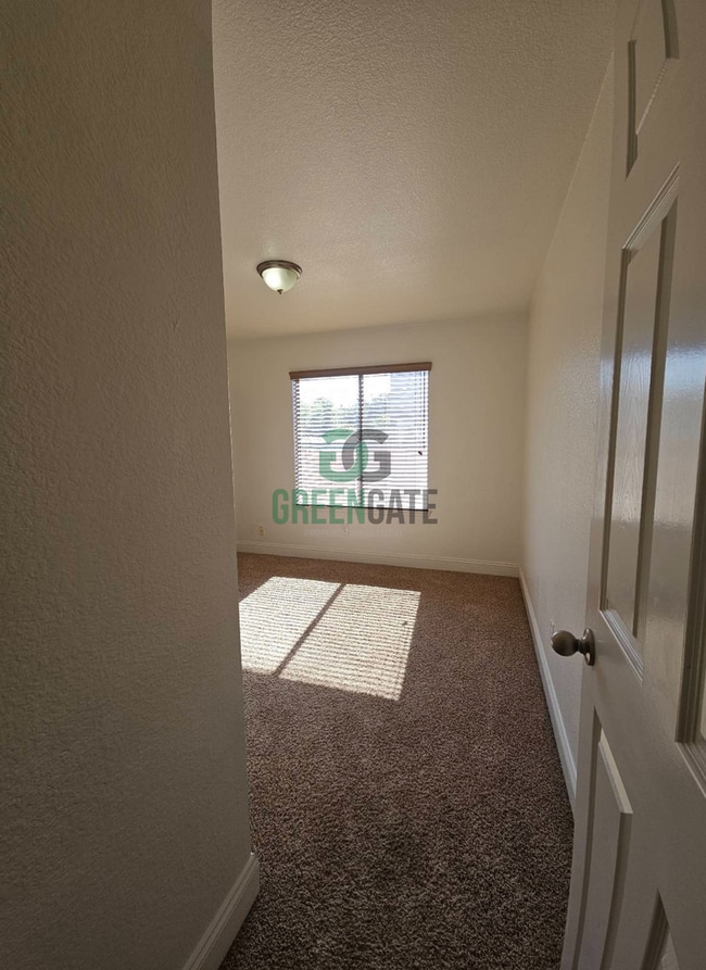 Building Photo - NOW AVAILABLE! Make this spacious 3 bedroo...
