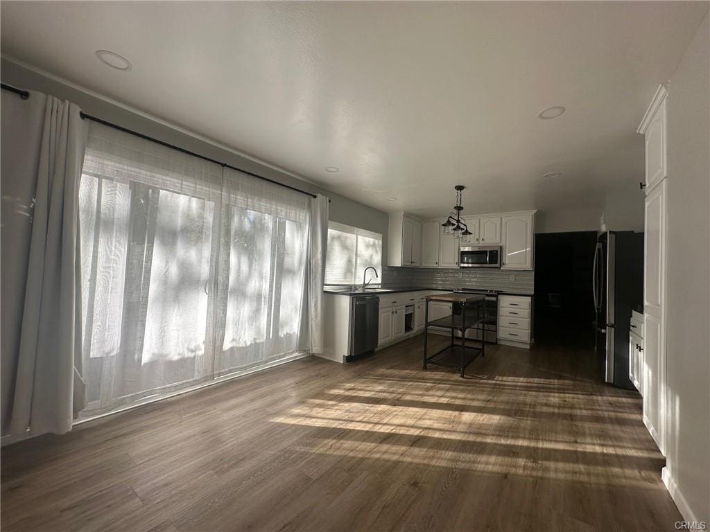 Building Photo - 10416 Larwin Ave