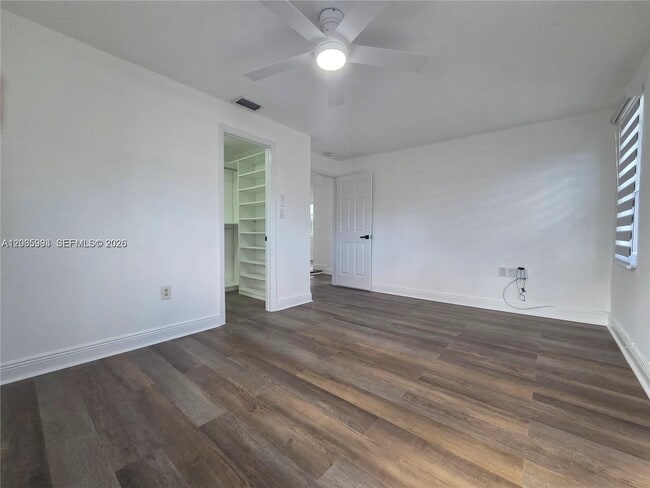 Building Photo - 6240 SW 21st St