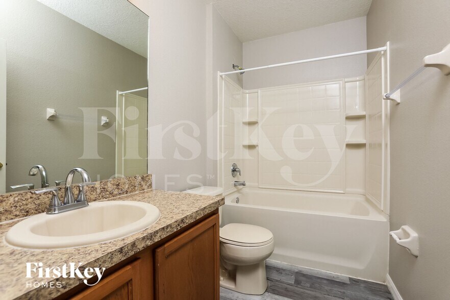 Building Photo - 939 Cumberland Dr