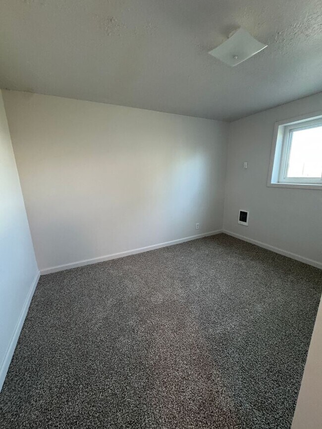 Building Photo - 2192 ID-33