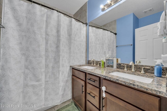 Building Photo - 1445 Isabella Dr