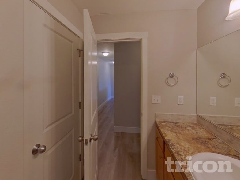 Building Photo - 7924 NE 20th St