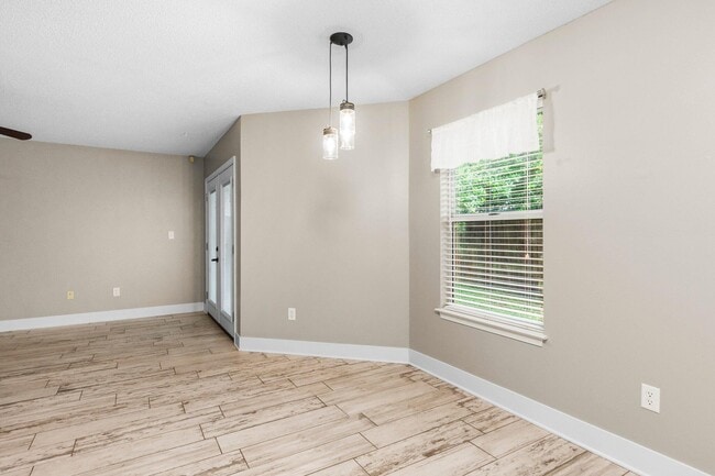 Building Photo - 3030 Blue Pine Ln