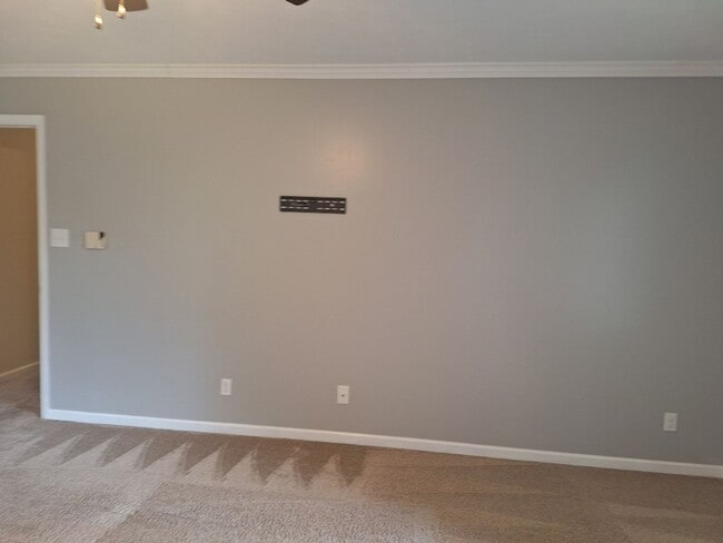 Building Photo - 4bd/3 bath located in desirable neighbor in Fox Den Subdivision in West Knoxville