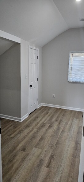 Building Photo - 403 Rose Hill St