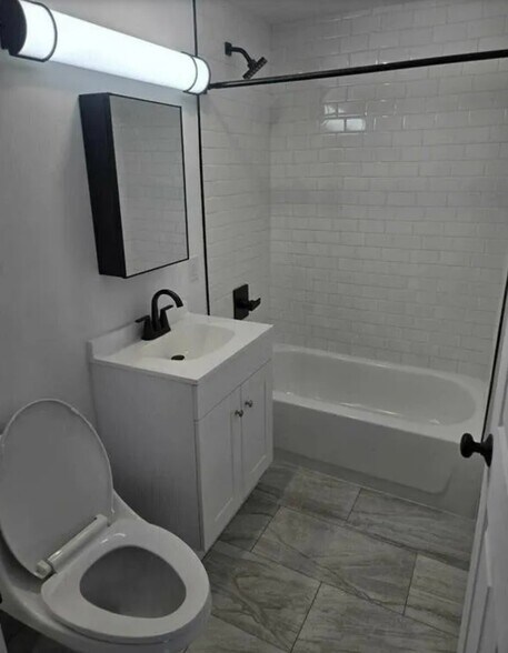 Building Photo - 19 Mygatt St