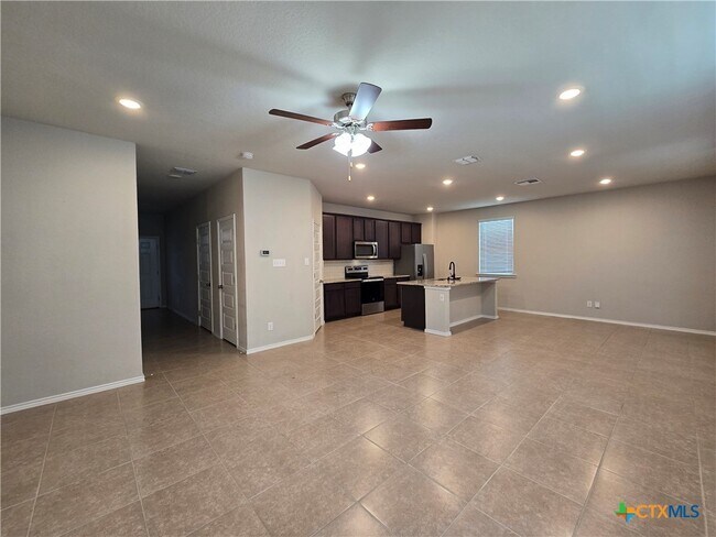 Building Photo - 2565 Hiddenbrooke Trace