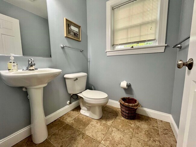 Building Photo - 20 Browns Ct