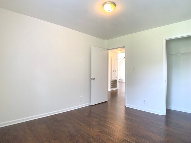 Building Photo - 1404 Marla Ct