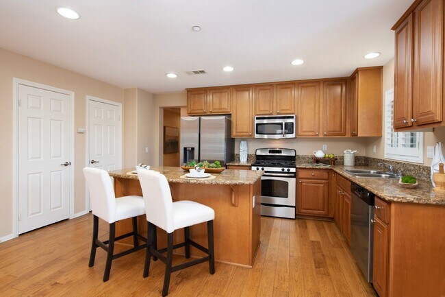 Building Photo - 1322 Isabella Way