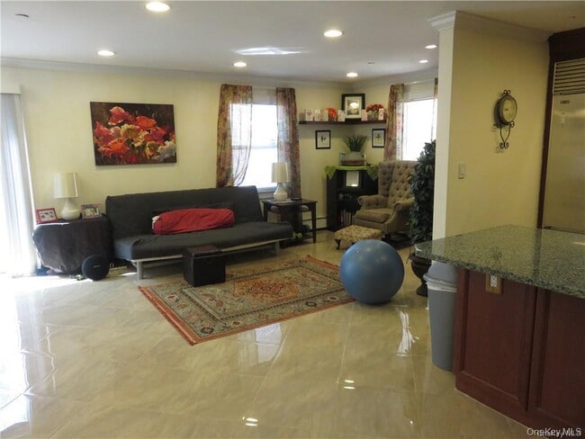 Building Photo - 36 Greenridge Ave